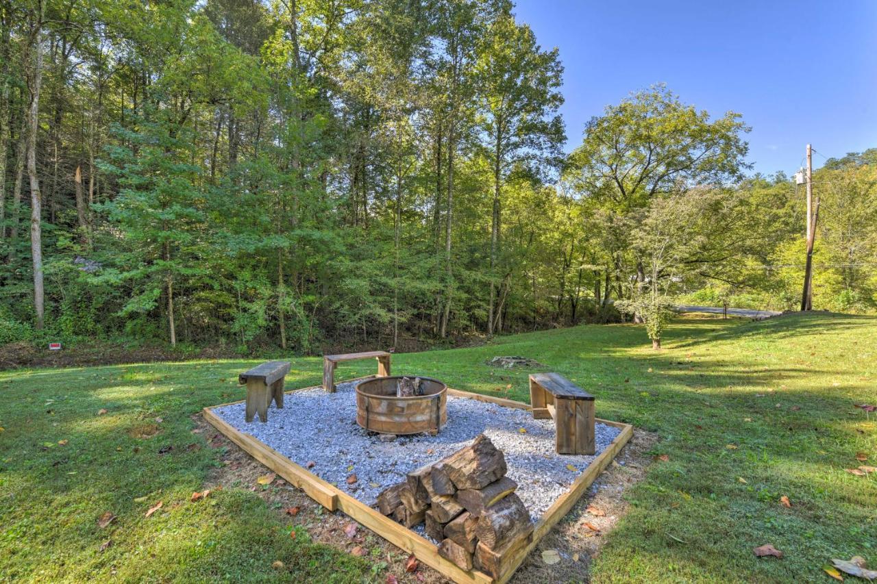 Smoky Mountain Cozy Cove Cabin Deck And Fire Pit! Cosby Bagian luar foto