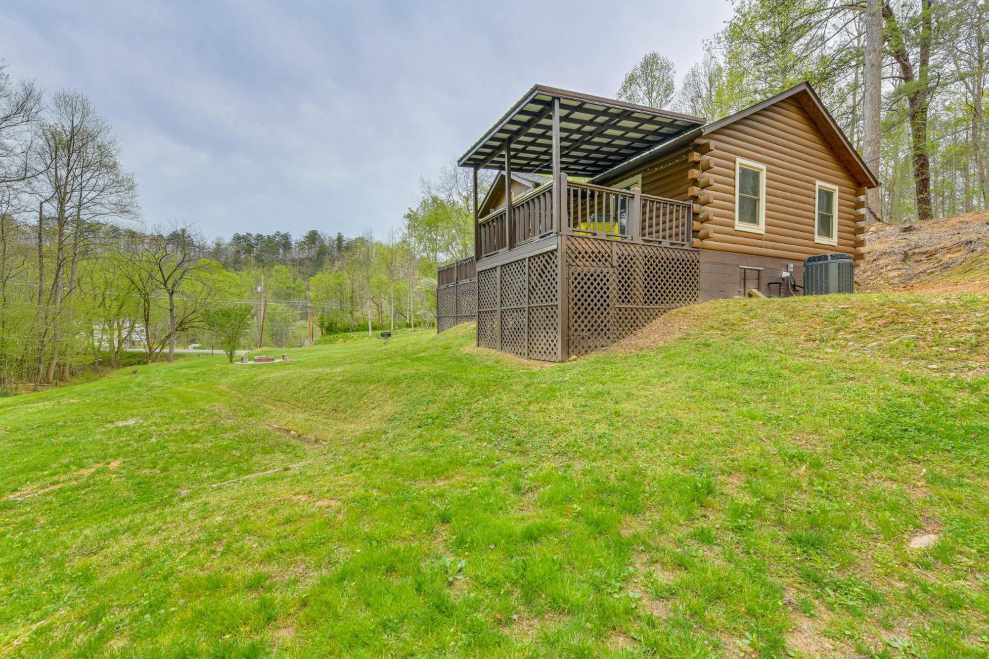 Smoky Mountain Cozy Cove Cabin Deck And Fire Pit! Cosby Bagian luar foto